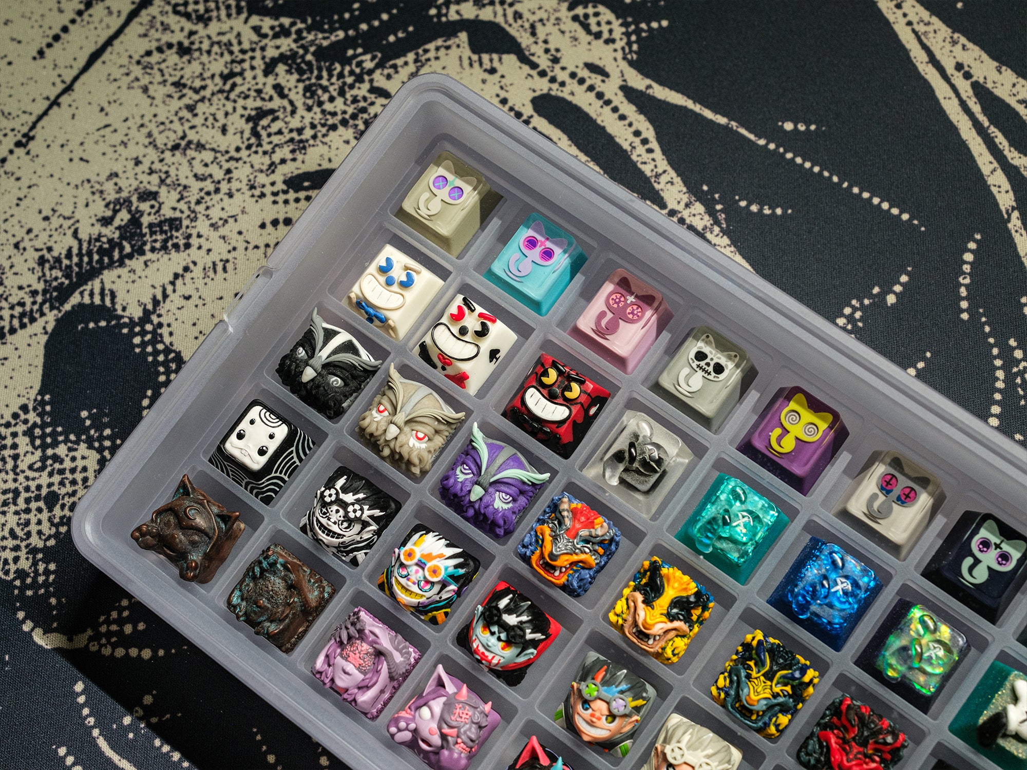Goth Box Artisan Case – World of Gothcaps