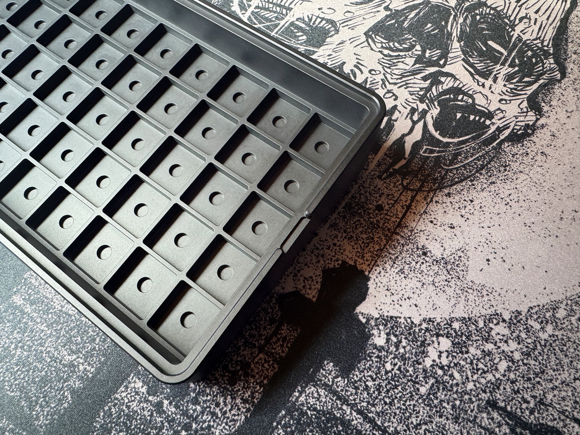 Goth Box Artisan Case – World of Gothcaps